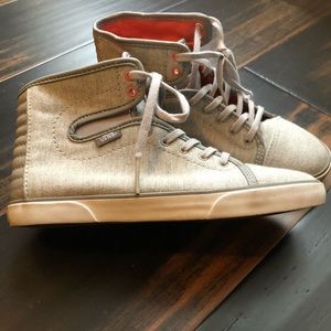 VANS high top women’s shoe